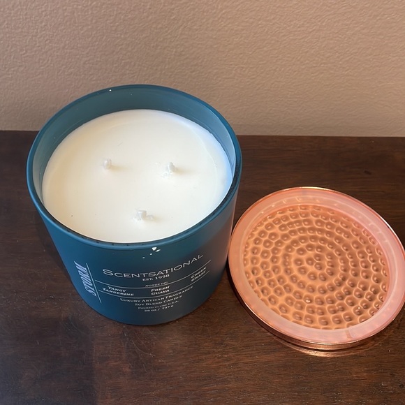 Scentsational Storm Candle Large Glass Jar 26oz 3 Wicks Soy Blend - Picture 2 of 3